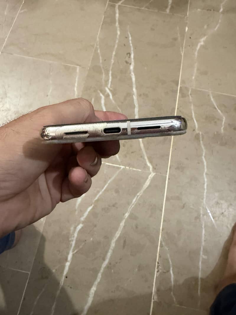 Google Pixel 8 Pro 4