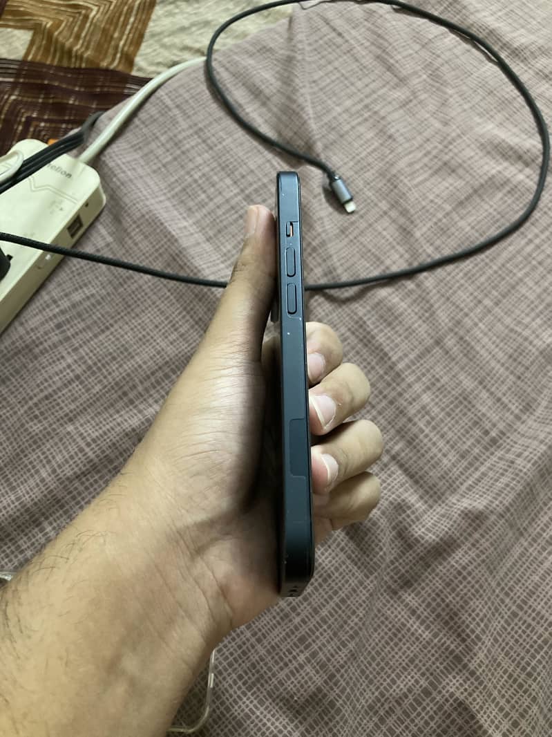 Apple iPhone 14 Jv 4
