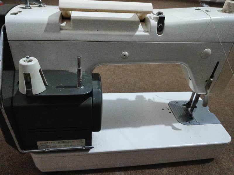 sewing machine best condition 2