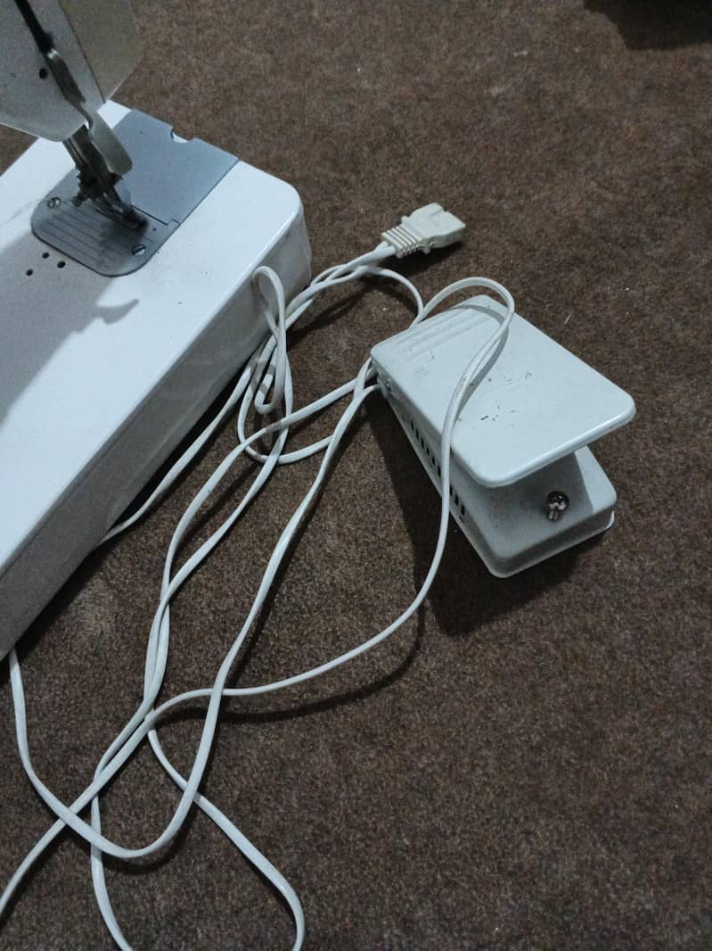 sewing machine best condition 3