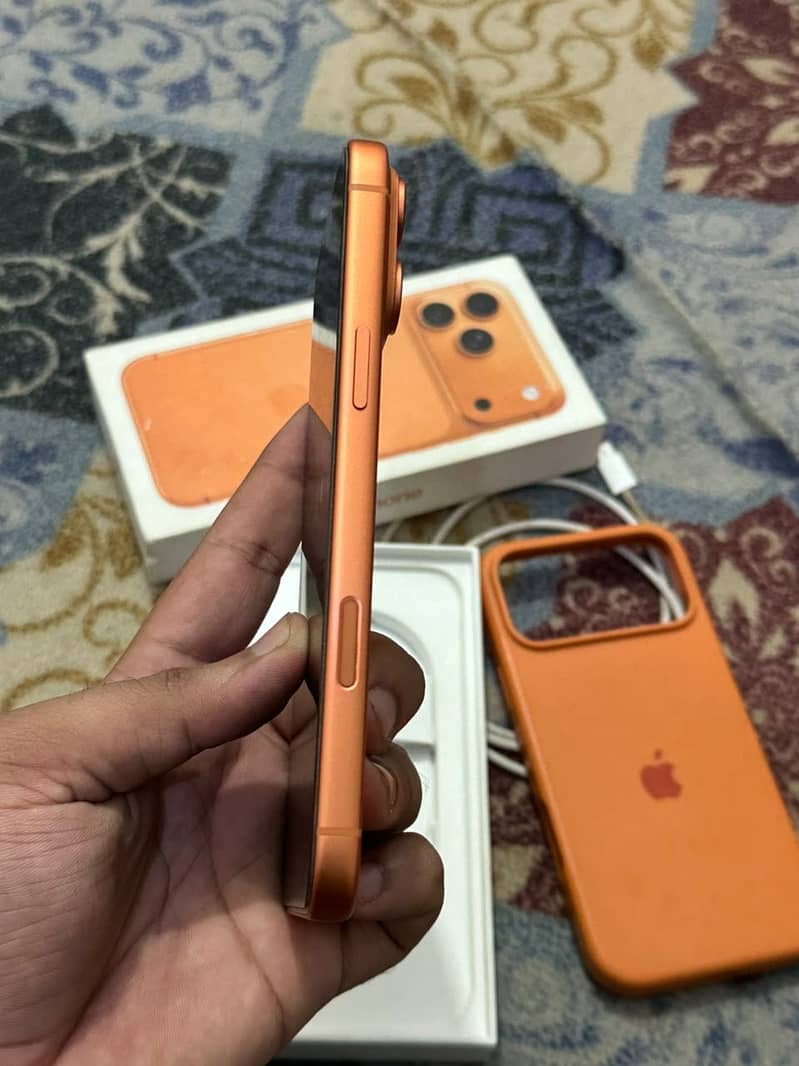iPhone 17 Pro Max 2