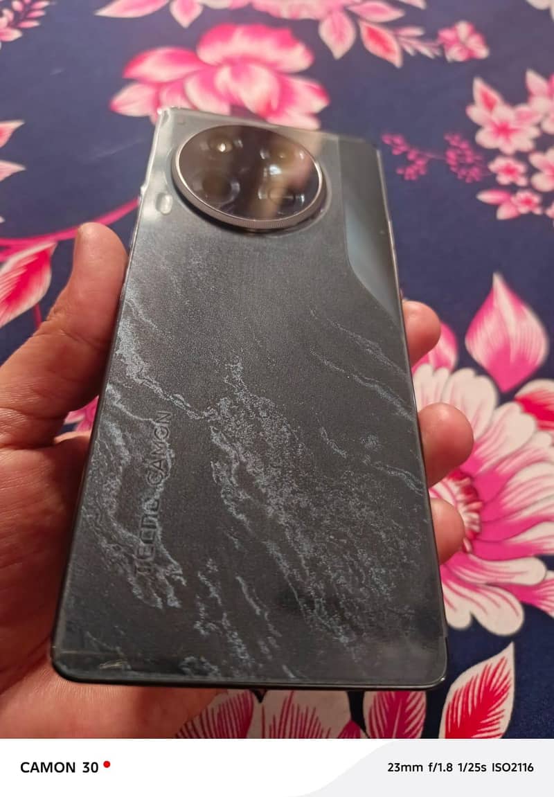 Tecno CAMON 30 1