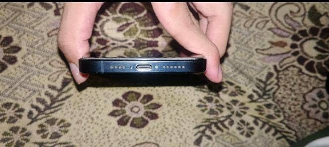 Apple iPhone 15 Pro Max 2
