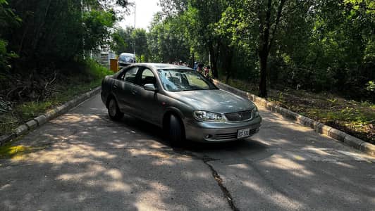 Nissan Sunny 2010