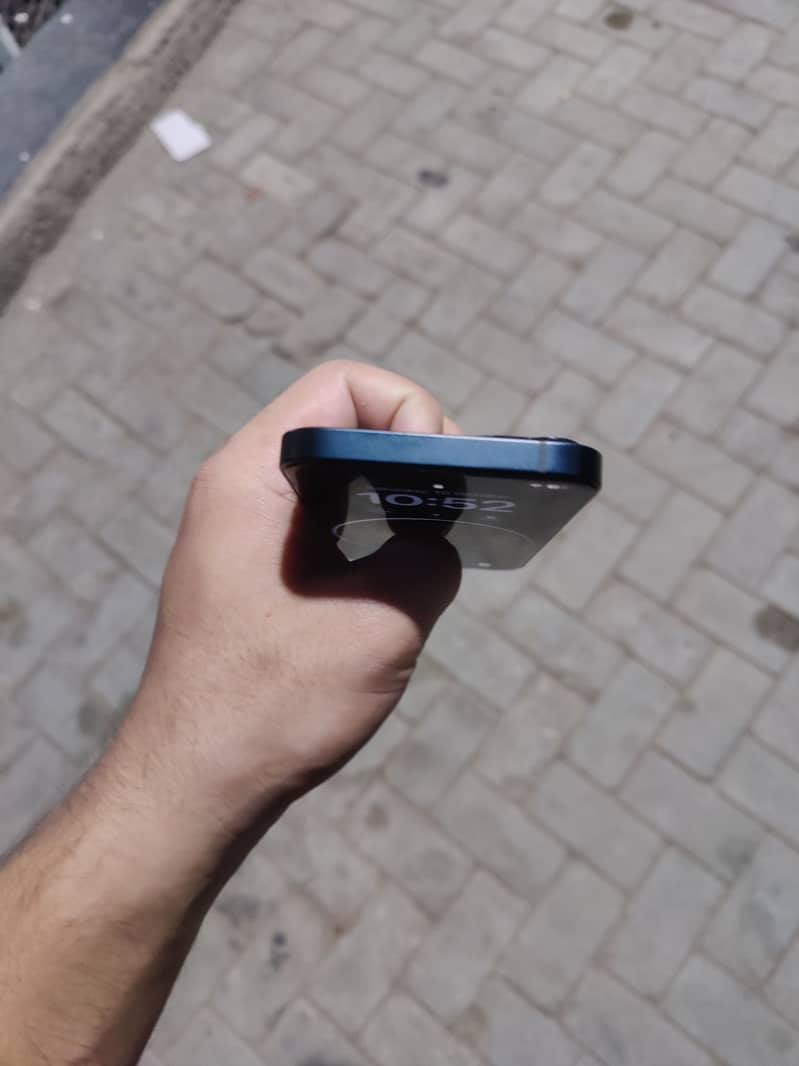 Apple iPhone 13 0