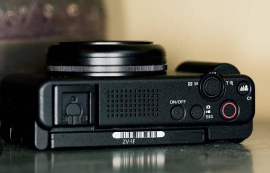 SonyZv1F 0
