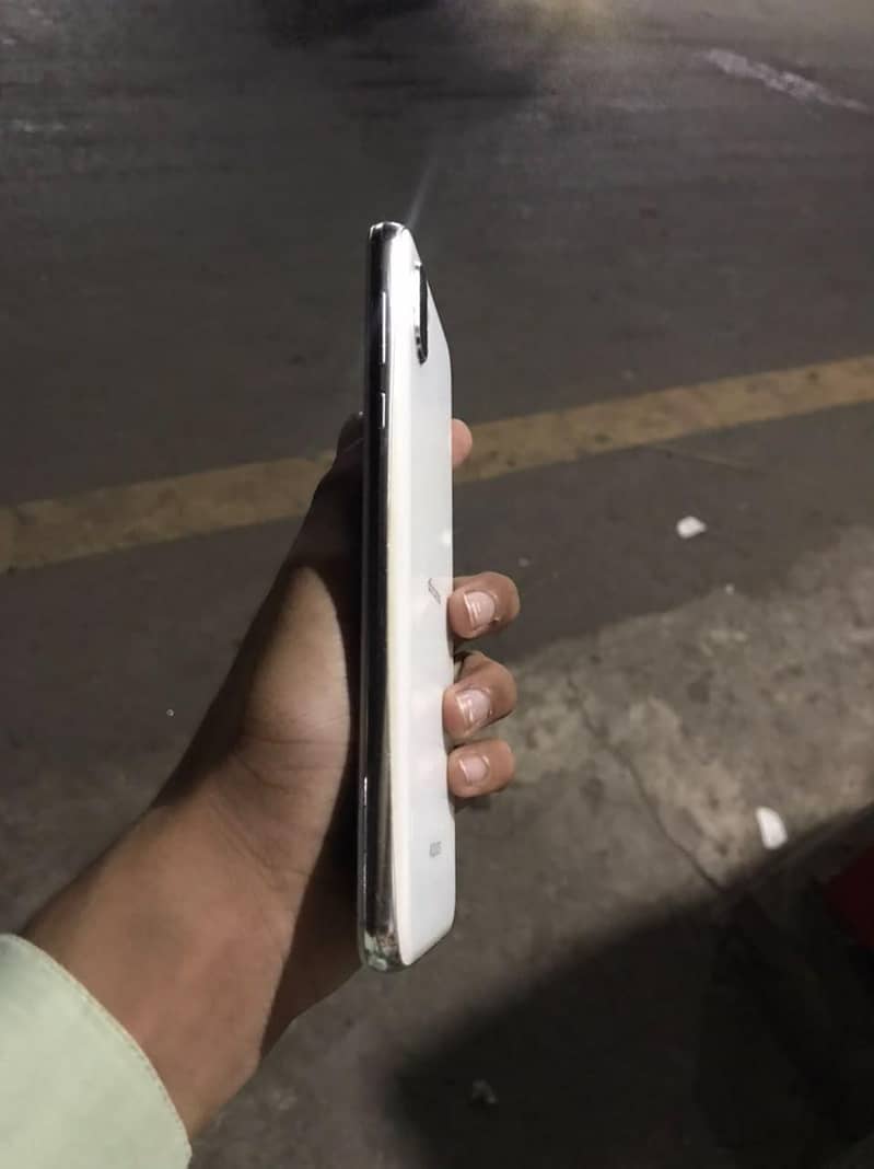 Sharp Aquos R2 2