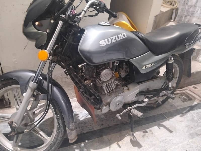 Suzuki gd 8