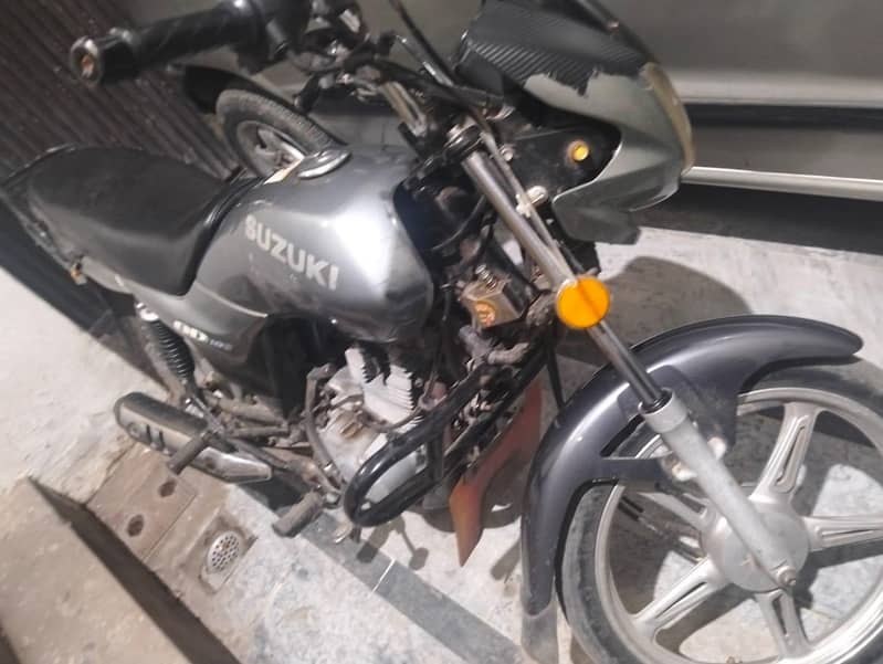 Suzuki gd 12