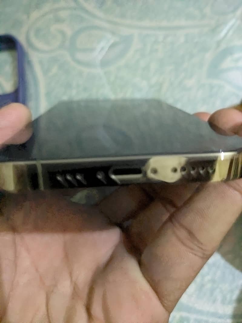 Apple iPhone 14 Pro 0
