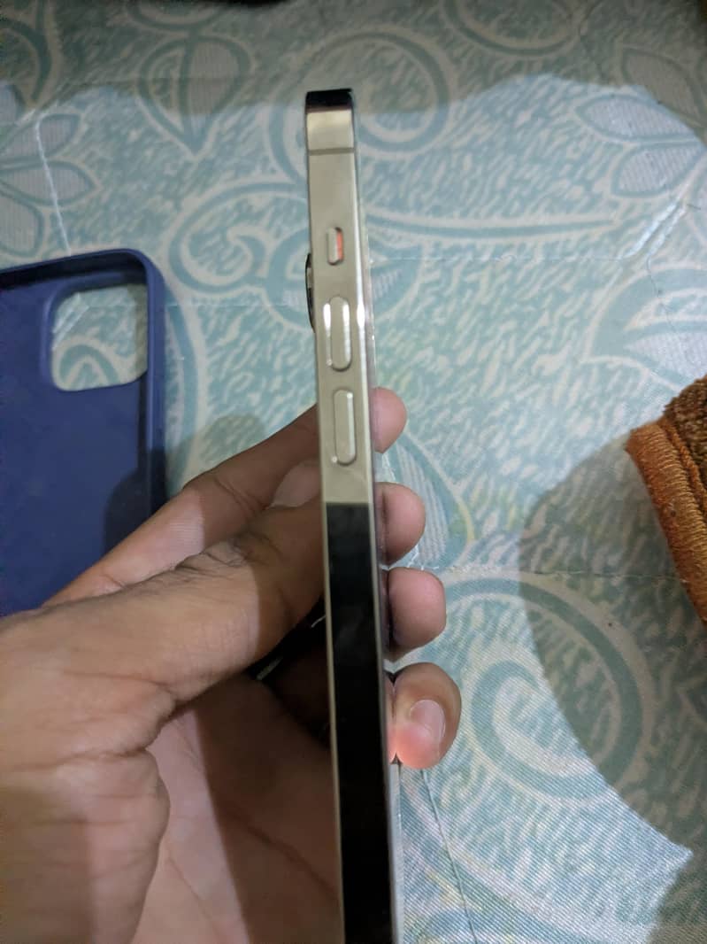 Apple iPhone 14 Pro 3