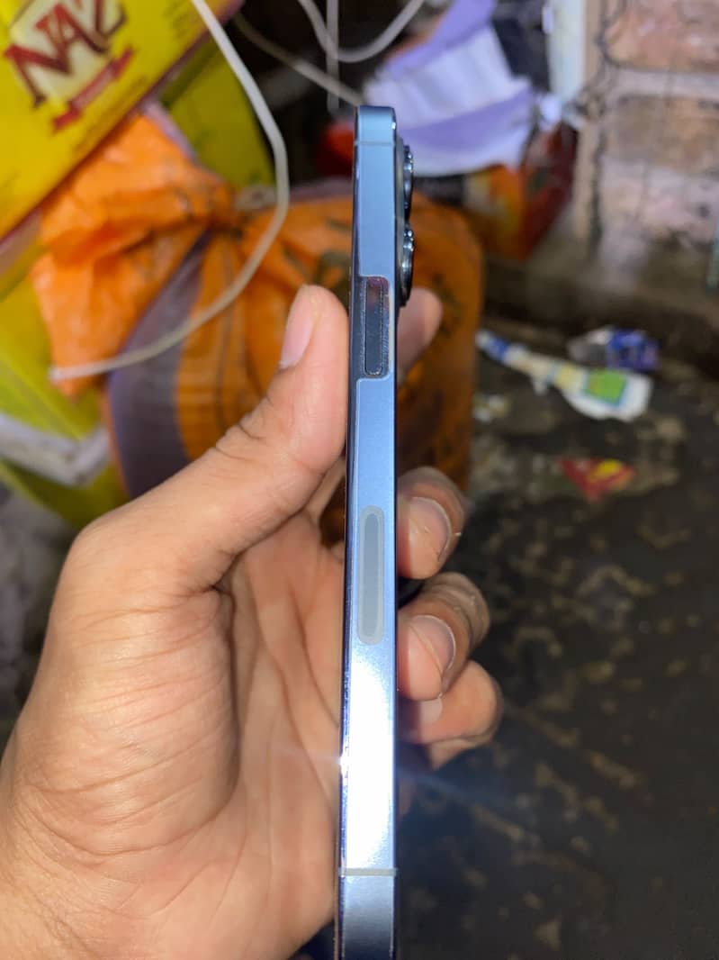Apple iPhone 13 Pro 2