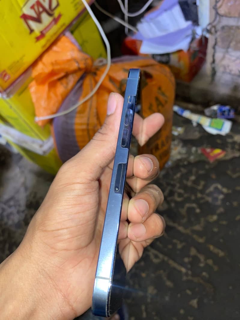 Apple iPhone 13 Pro 4