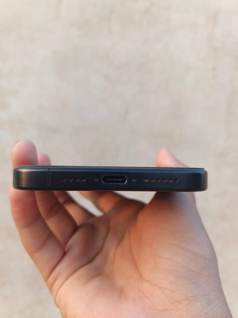 Apple iPhone 15 Pro Max 3