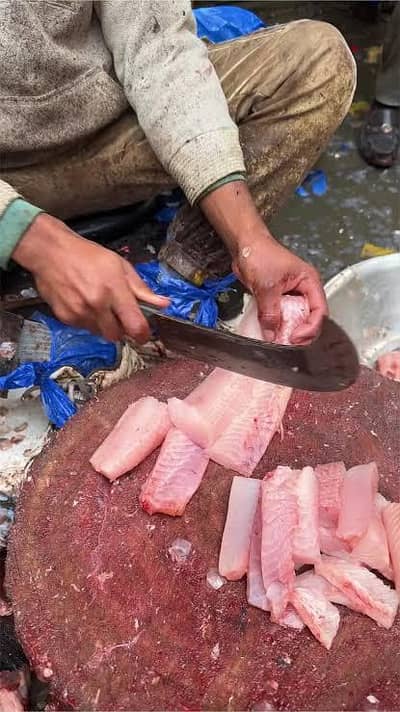 fish cutting karigar