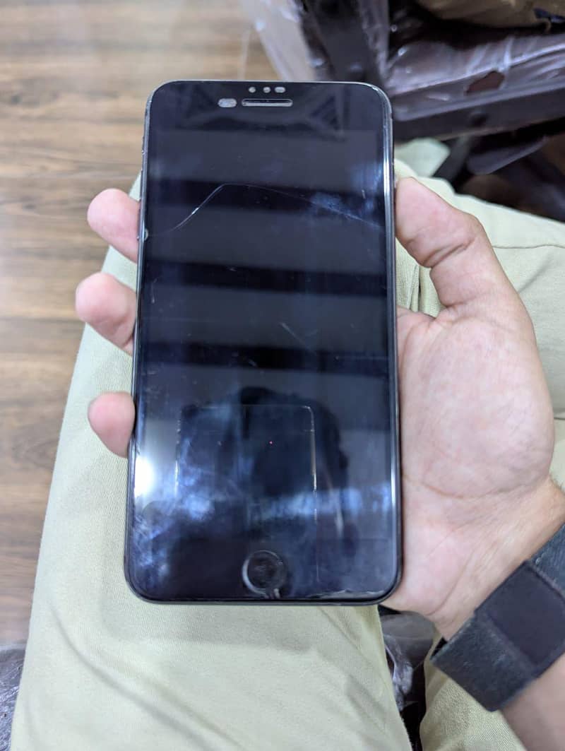 iPhone 8 Plus 4