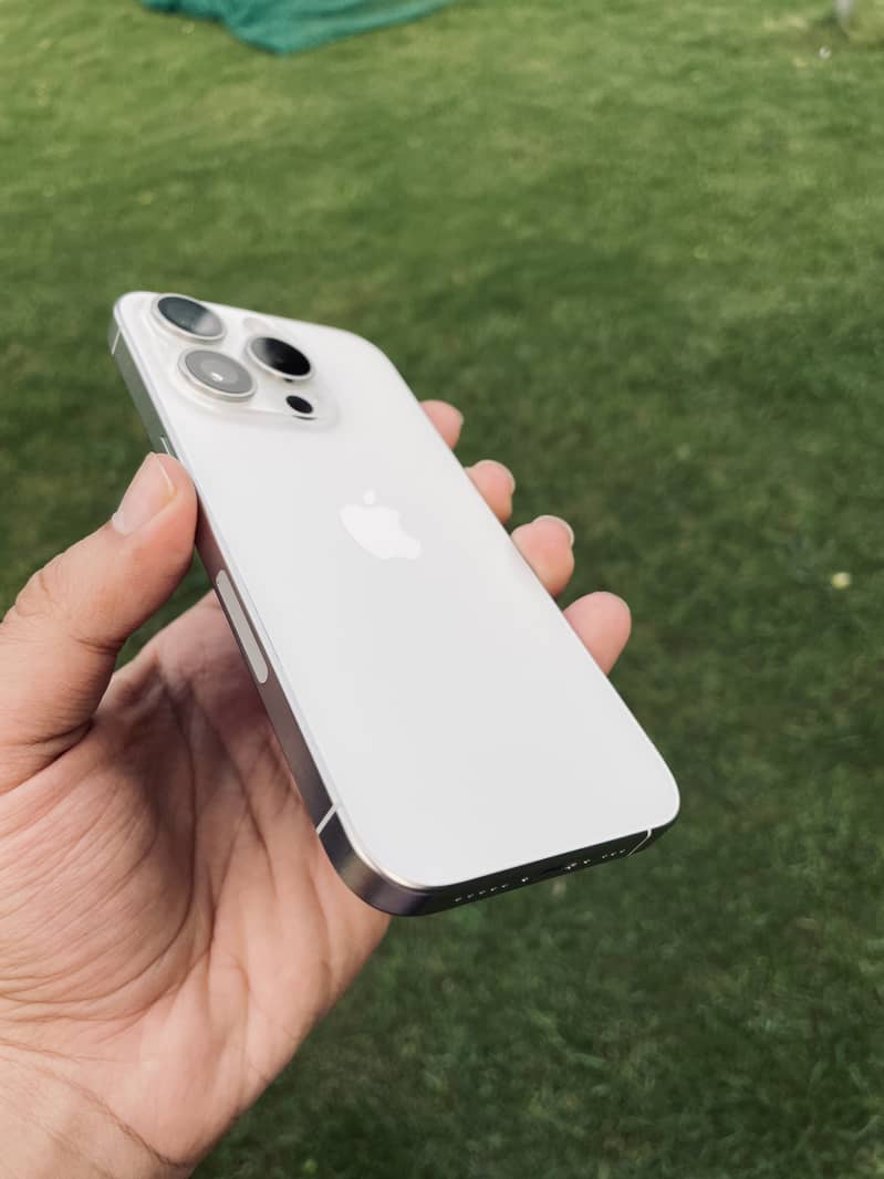 Apple iPhone 15 Pro 1