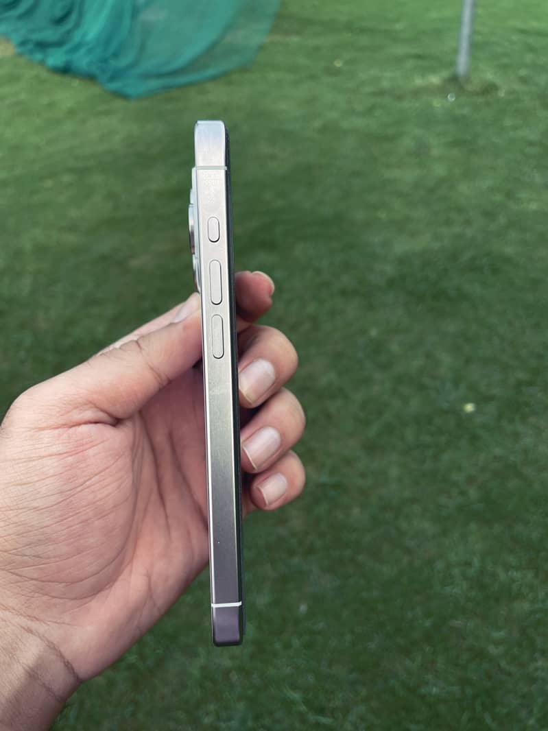 Apple iPhone 15 Pro 5