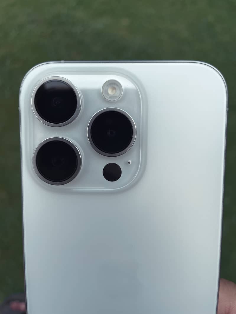 Apple iPhone 15 Pro 7
