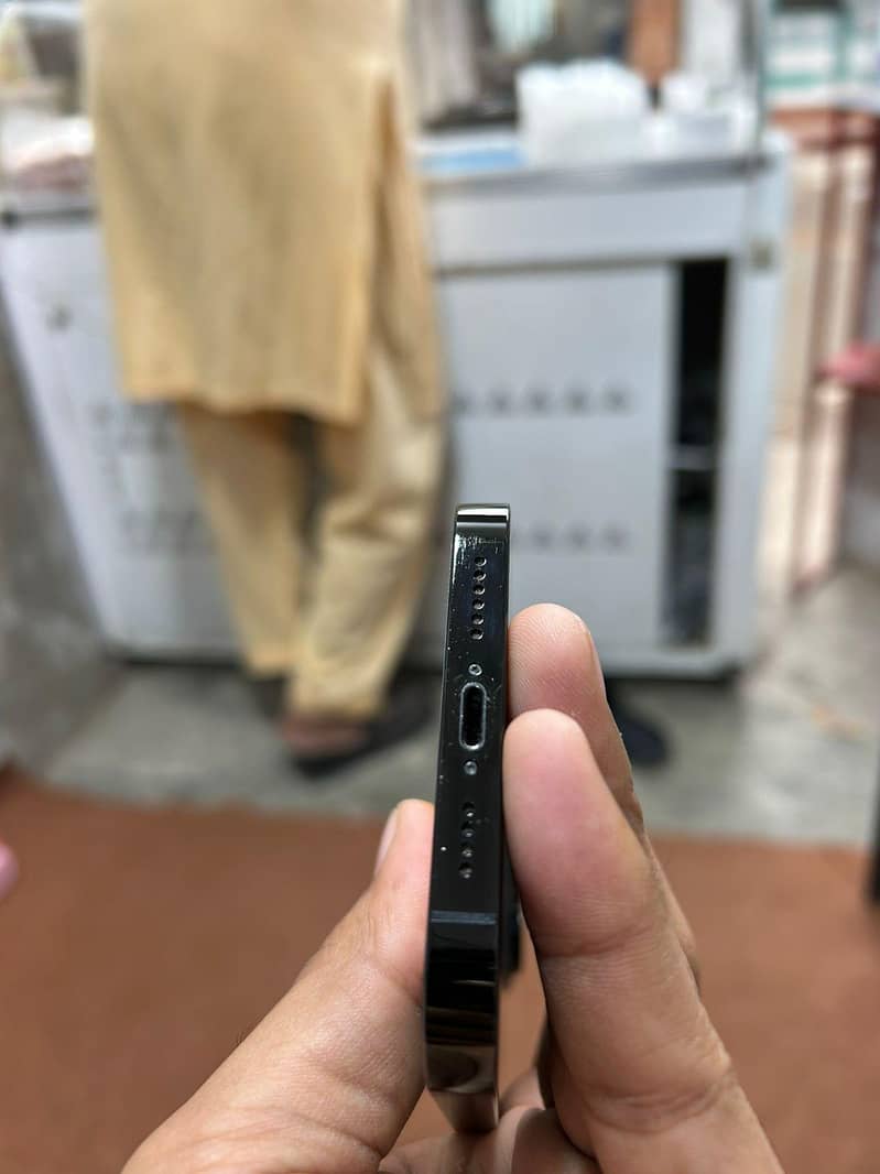Apple iPhone 14 Pro Max 2