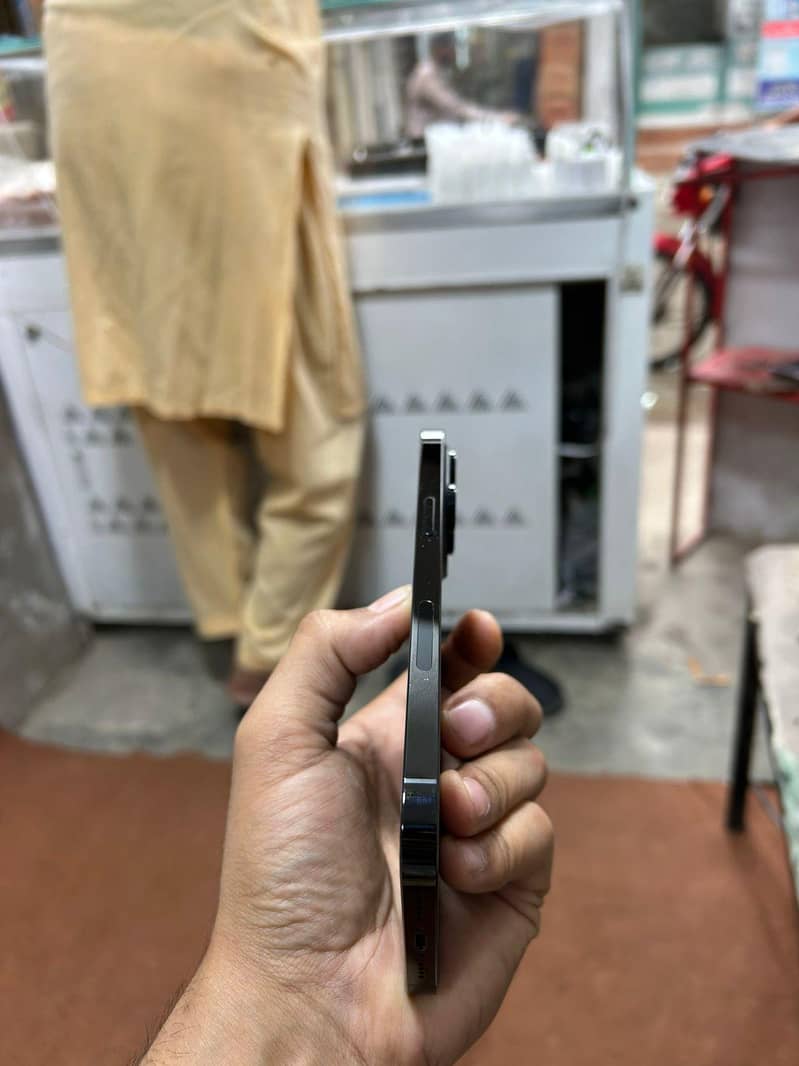 Apple iPhone 14 Pro Max 5