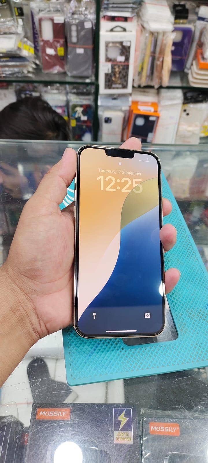 Apple iPhone 13 Pro Max 4