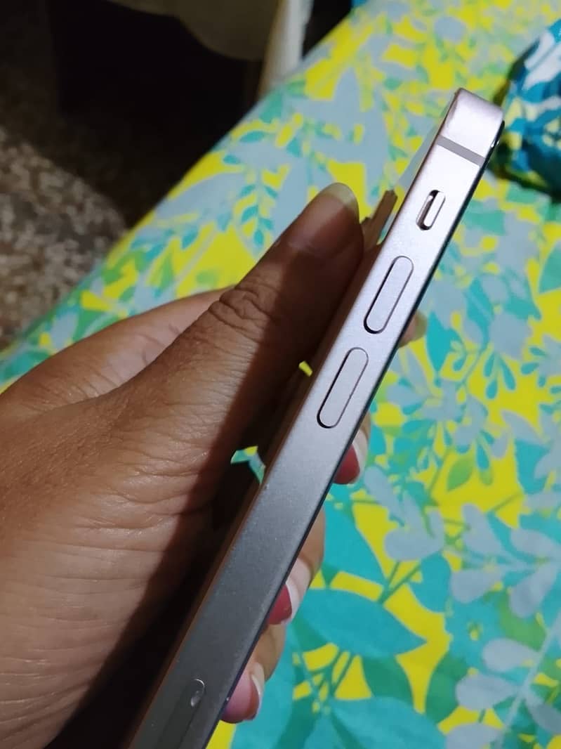 Apple iPhone 13 mini 2