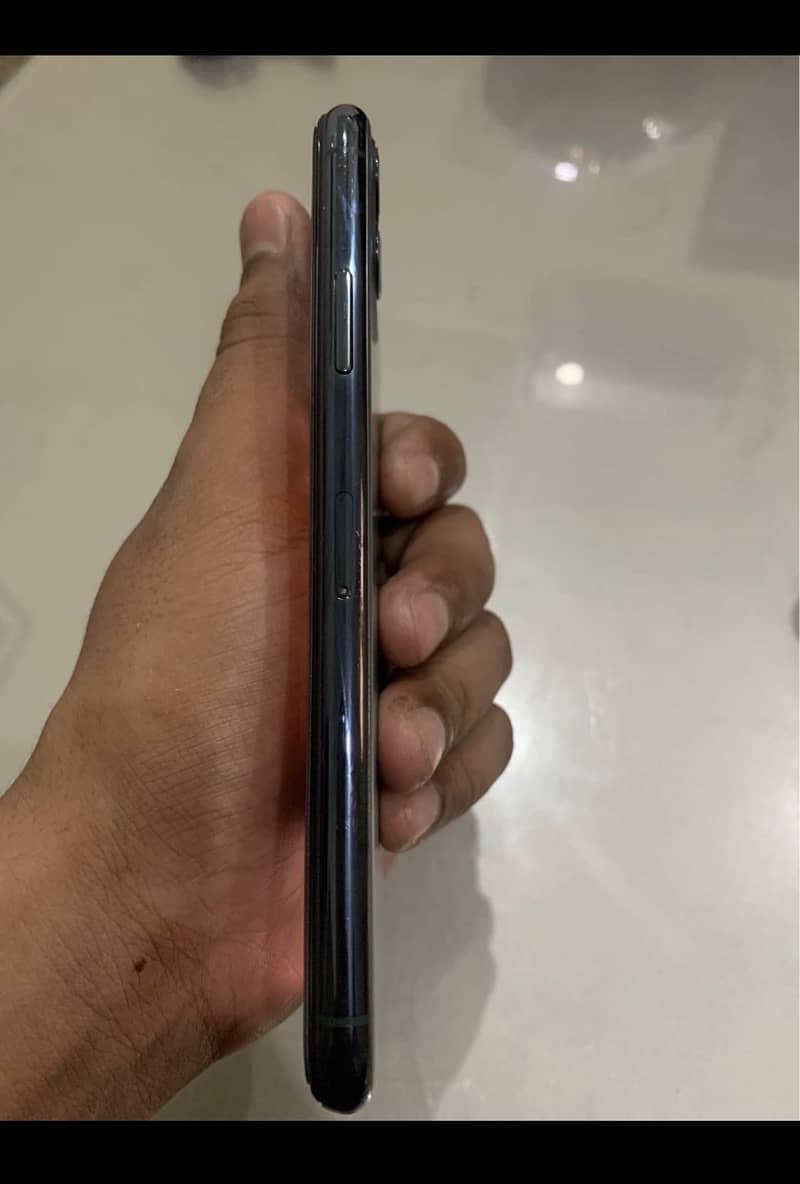 Apple iPhone 11 Pro 2