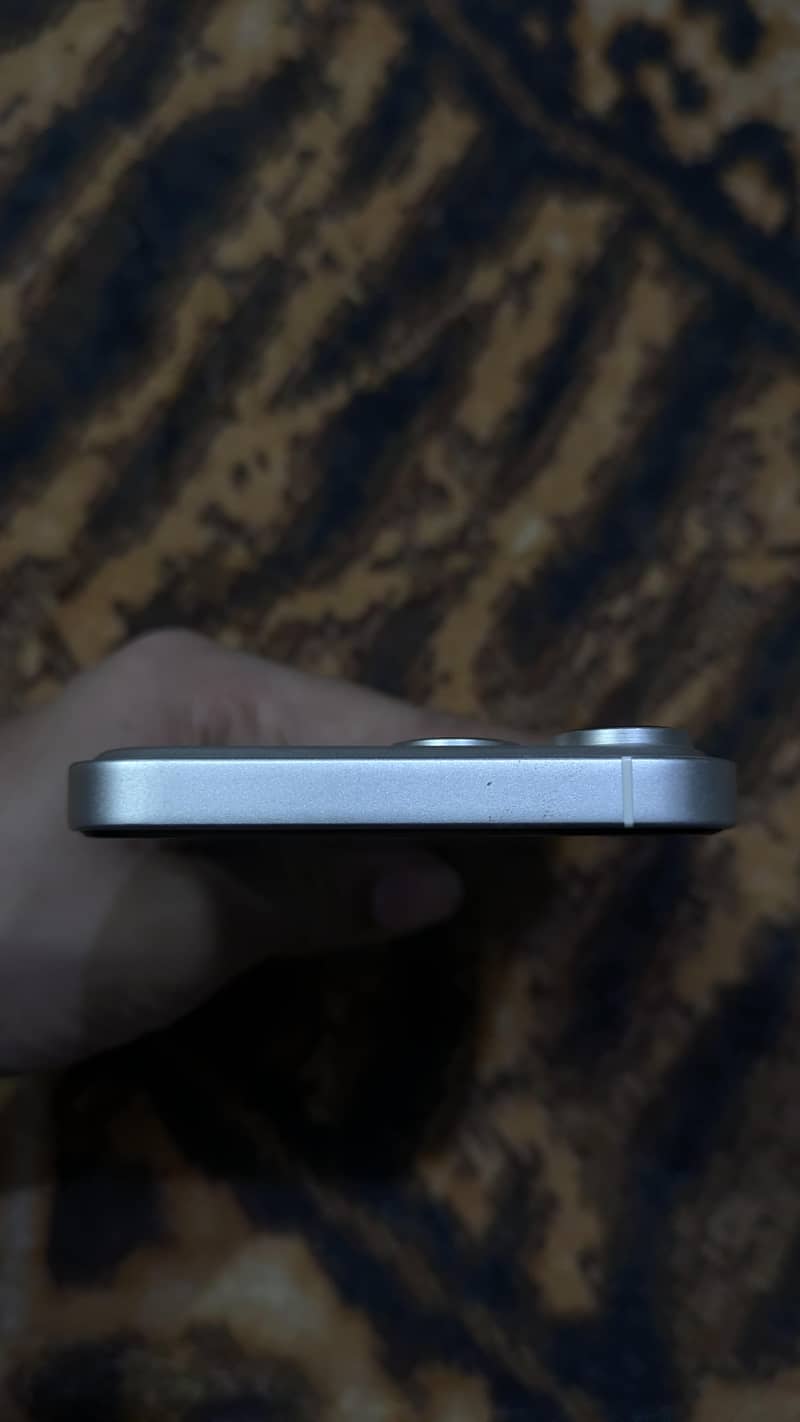 IPHONE XR Converted 5