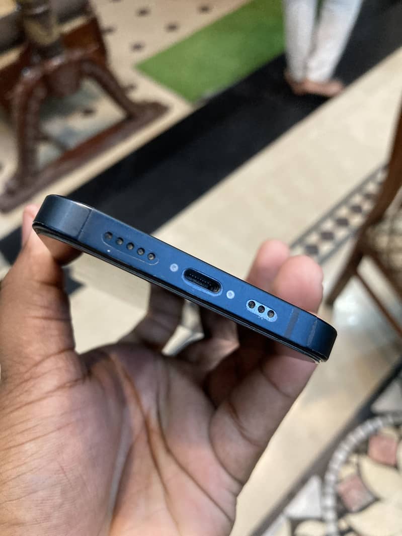 Apple iPhone 13 1
