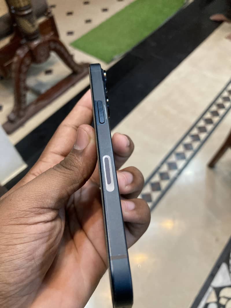Apple iPhone 13 6