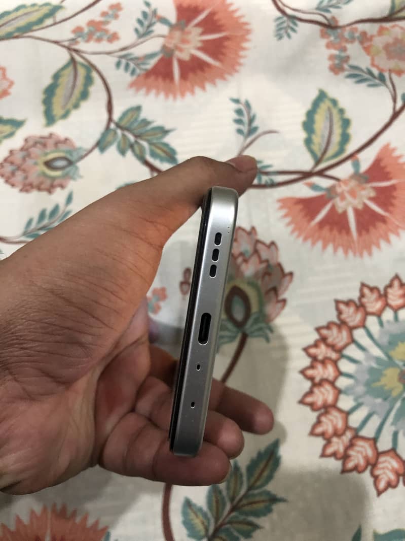 OPPO A6s 1
