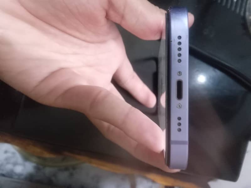 Apple iPhone 12 3