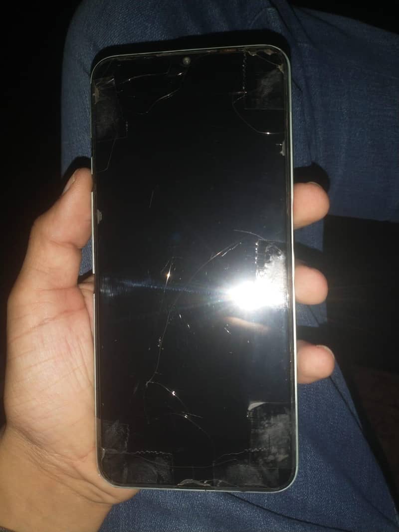 Realme C35 1