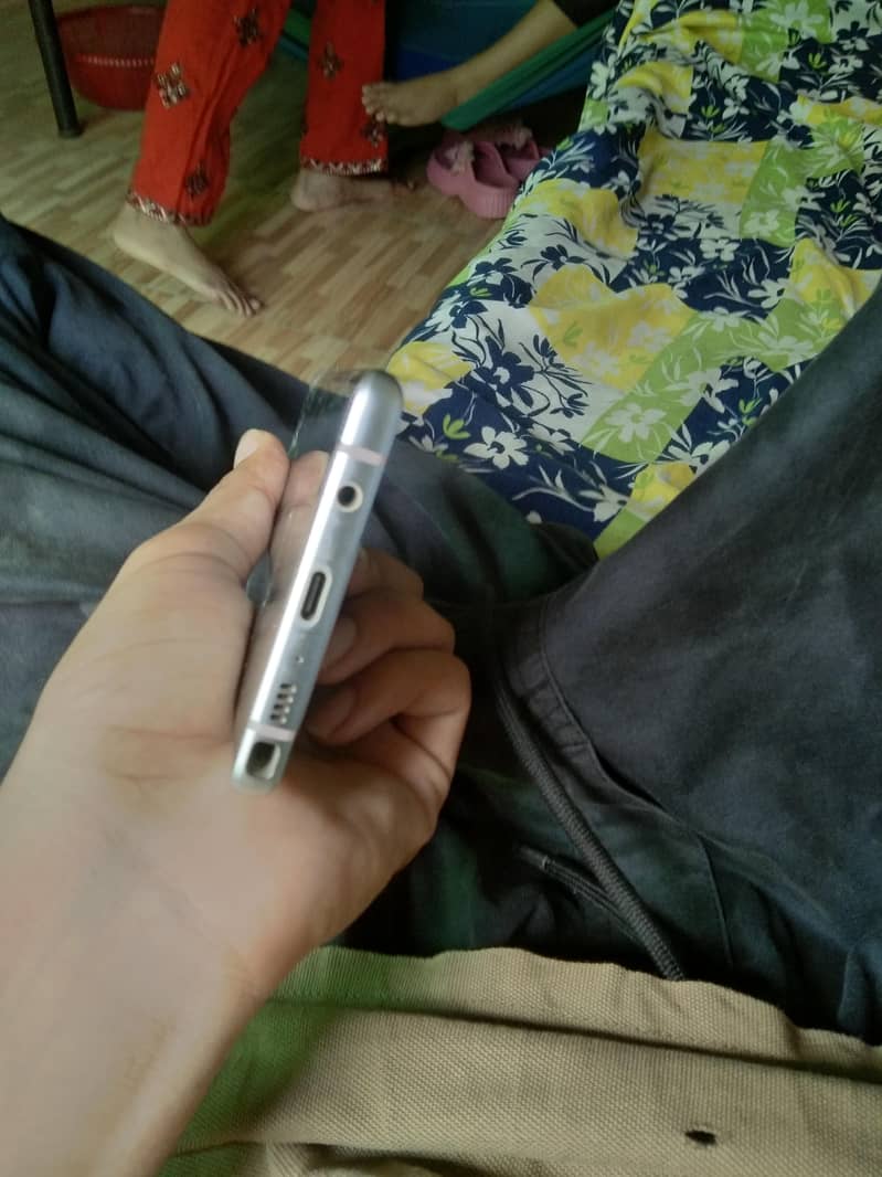 Samsung Mobile Note 9 1