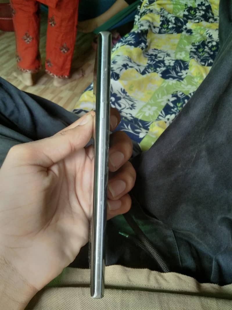 Samsung Mobile Note 9 4