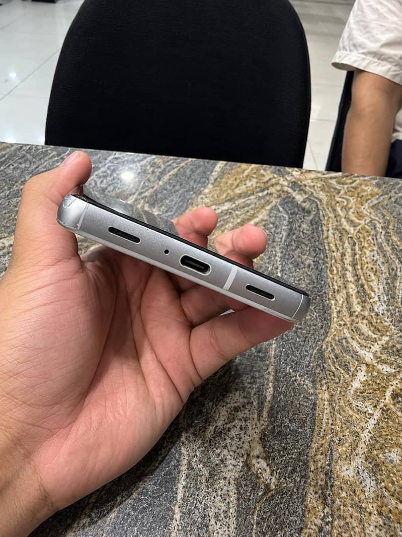 Google Pixel 7a 1