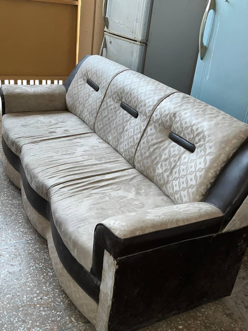 Complete Sofa set 0