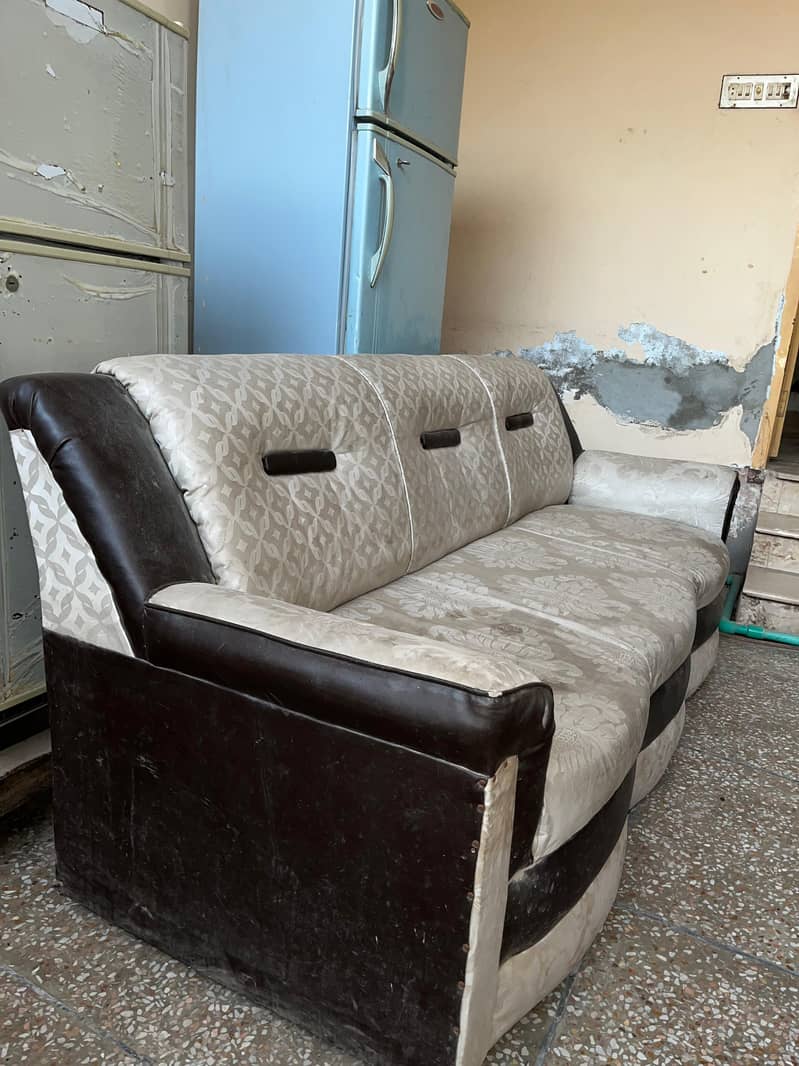 Complete Sofa set 4