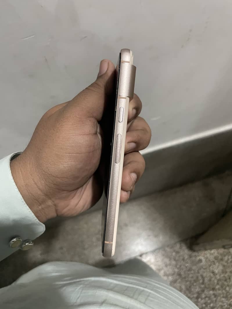 Google Pixel 8 3