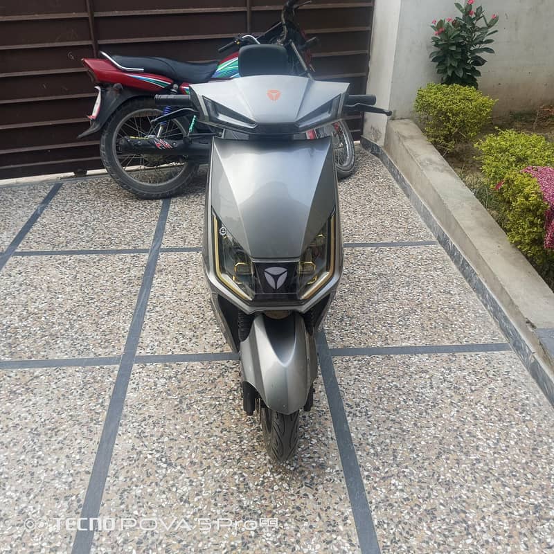 Yadea T5 0