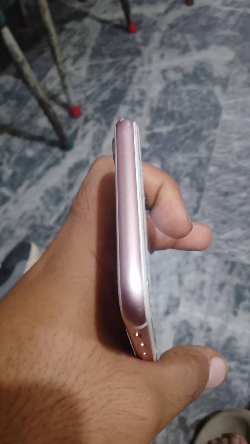 Apple iPhone 7 1