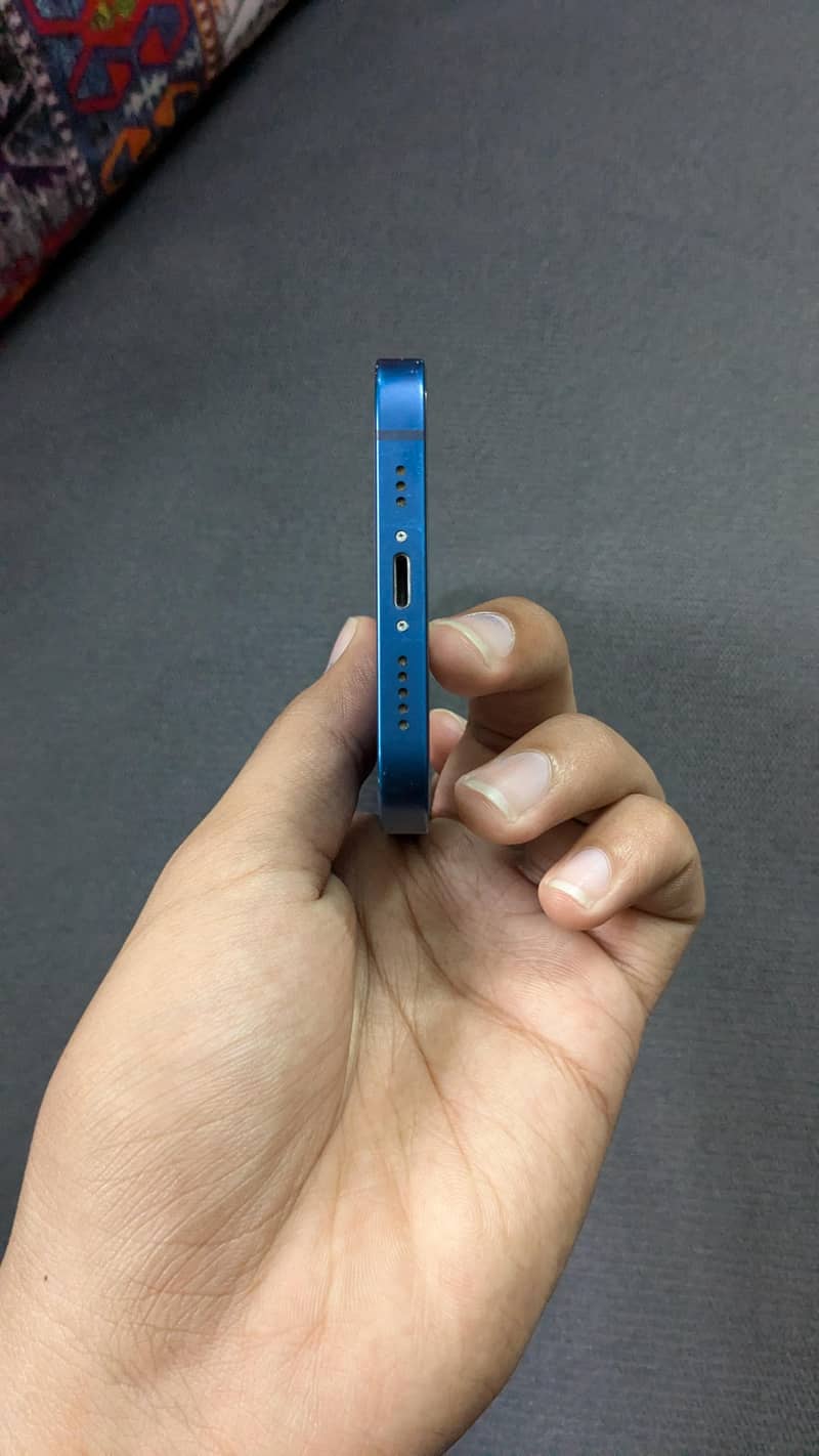 Apple iPhone 12 1