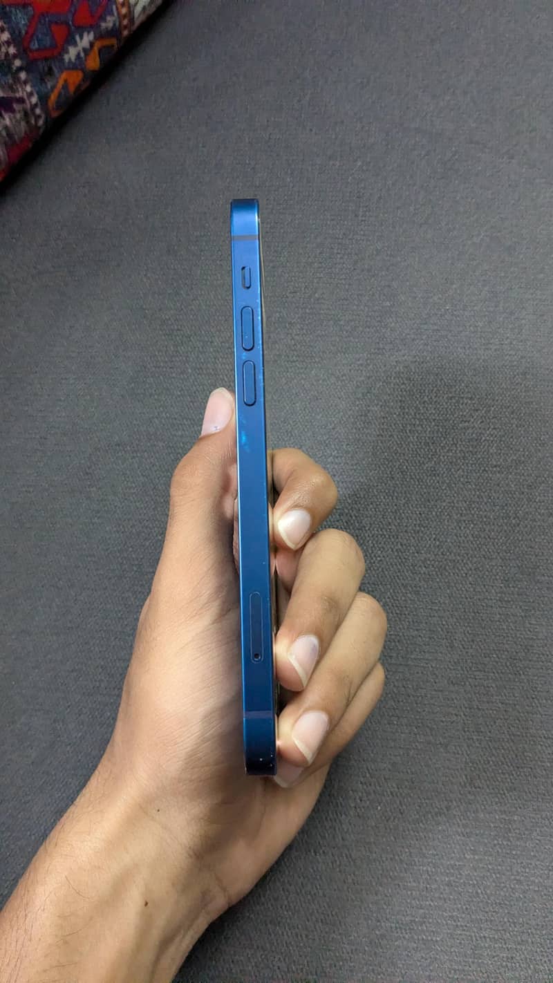 Apple iPhone 12 2