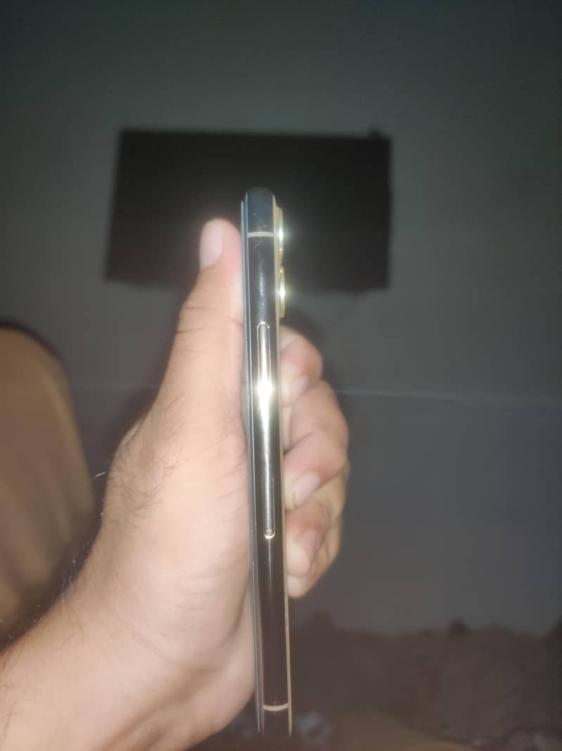 Apple iPhone 11 Pro 1