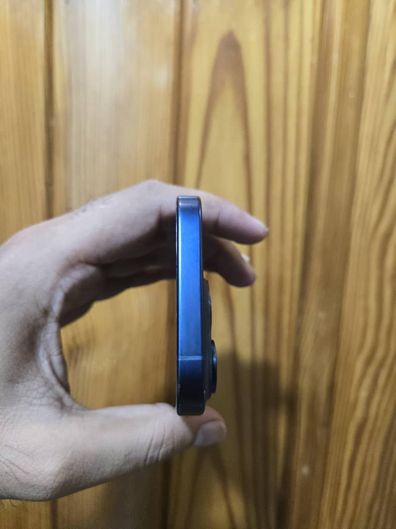 Apple iPhone 15 Pro 3