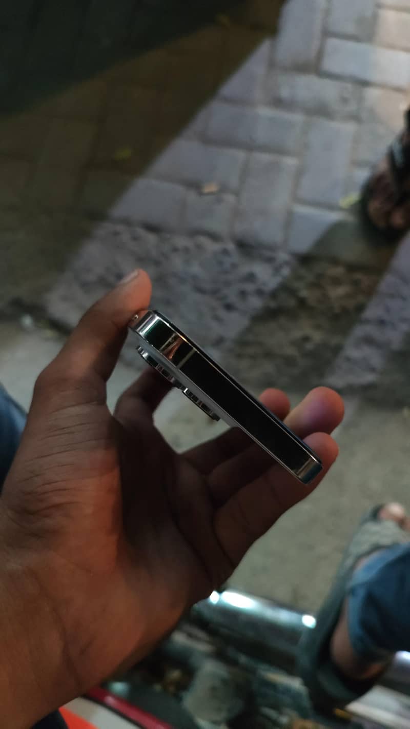 Apple iPhone 14 Pro 3