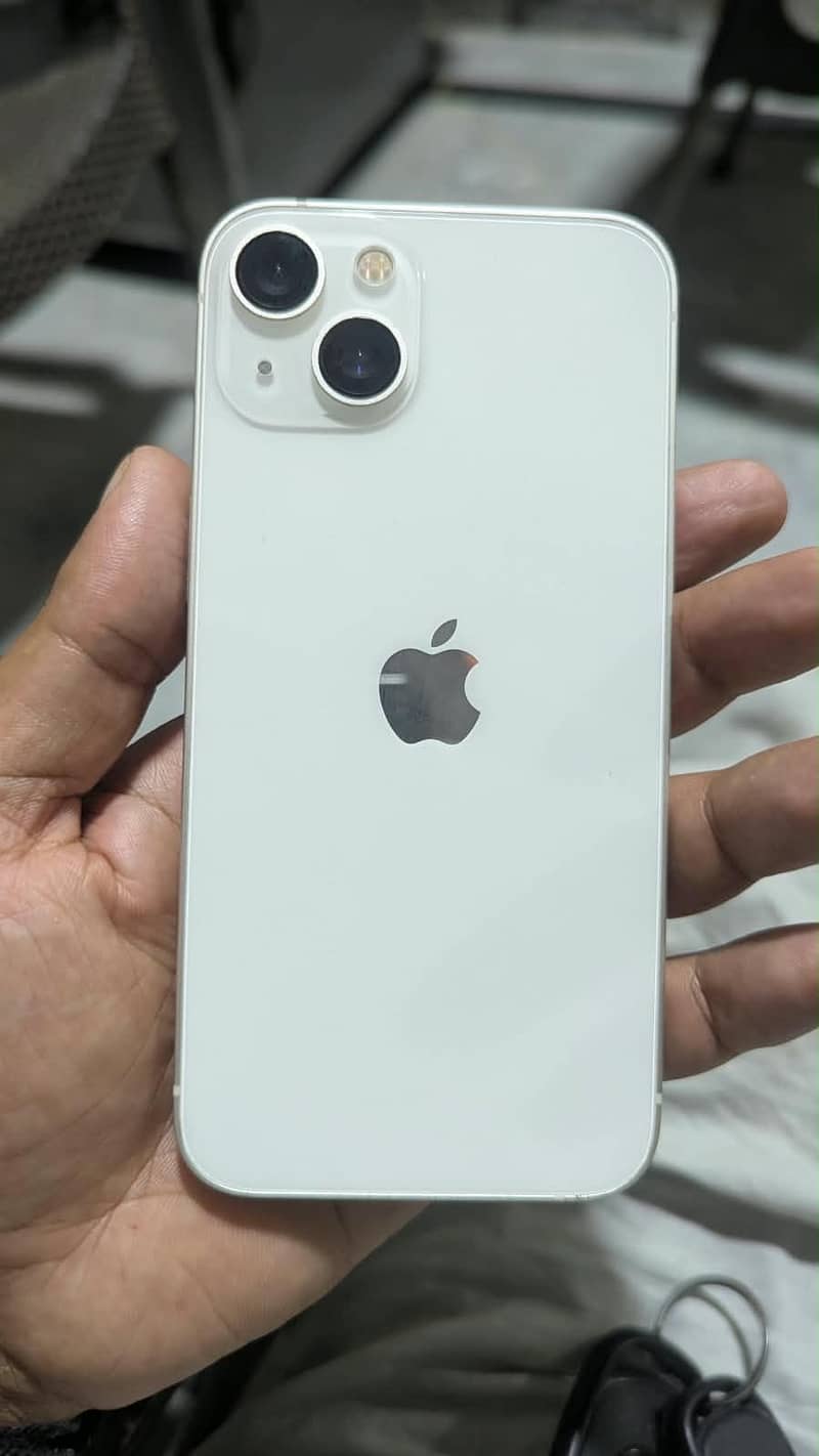 Apple iPhone 13 0