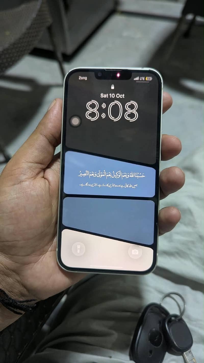 Apple iPhone 13 1