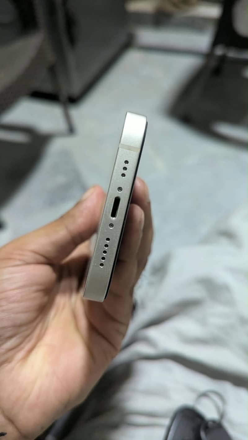 Apple iPhone 13 3